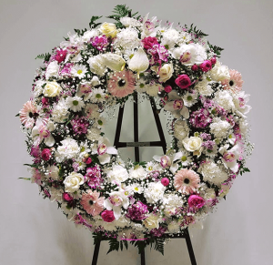 corona funeraria blanco y rosa