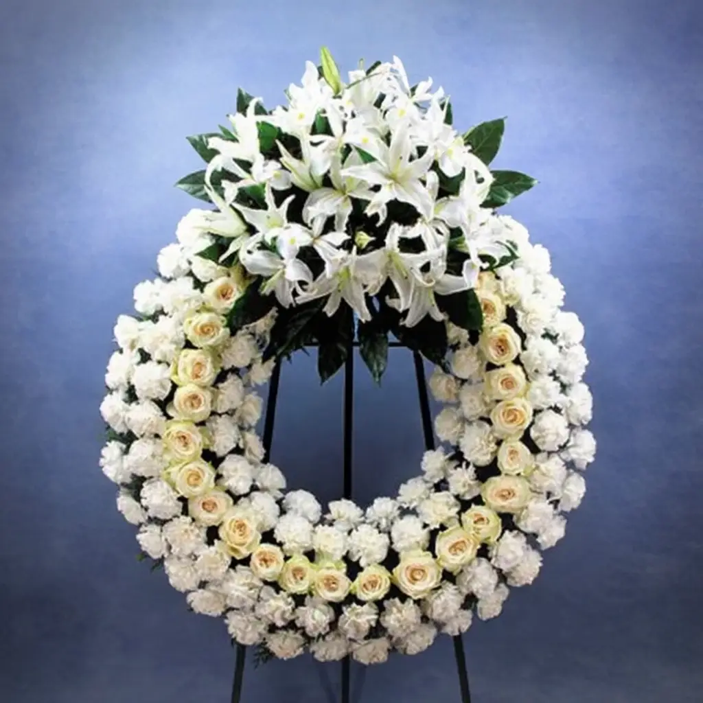 Corona funeraria blanca en Pamplona