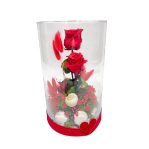 rosa preservada en jarrón de cristal
